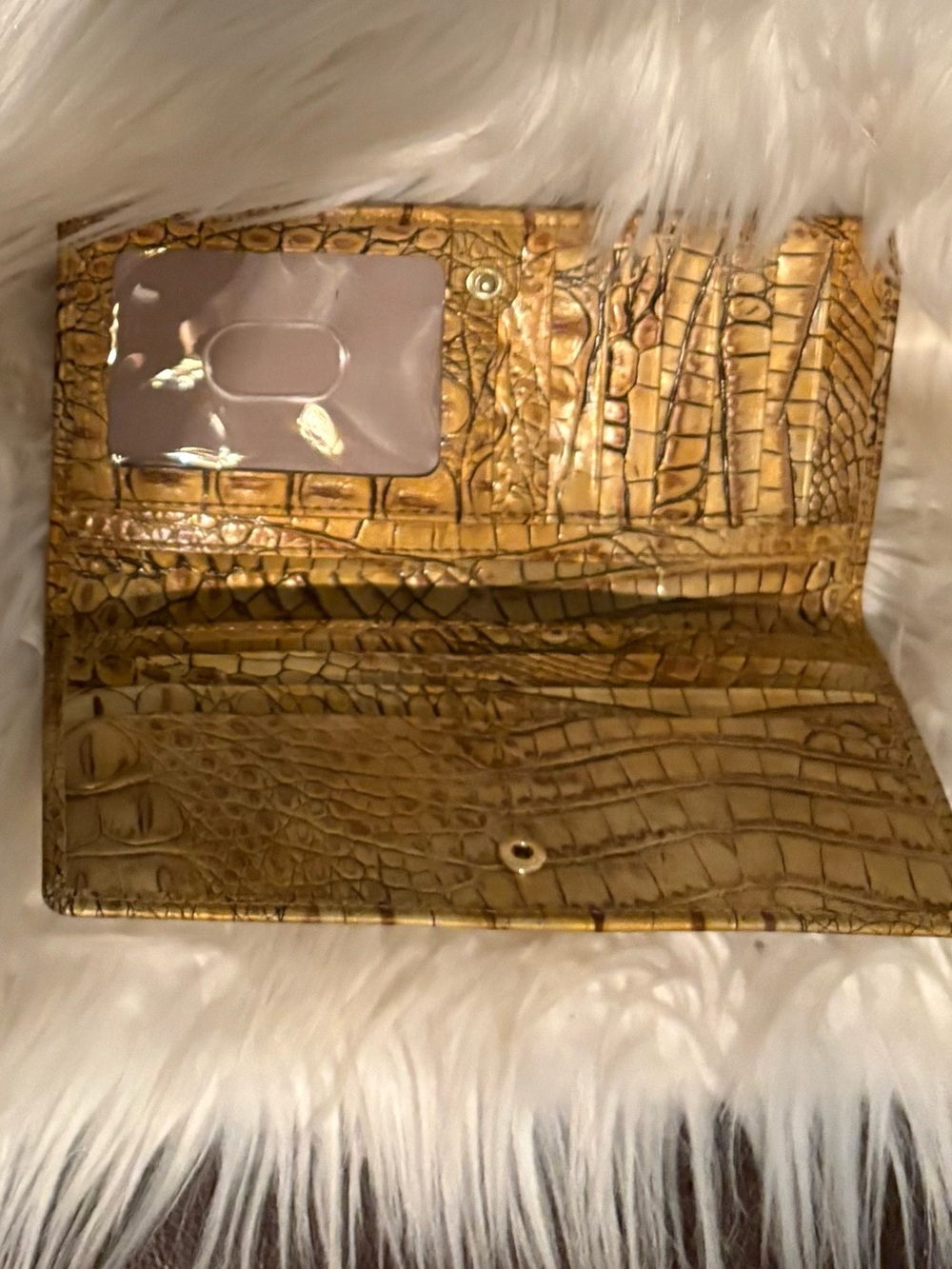 Brahmin Gold Croc-Embossed Satchel Handbag with Matching Wallet. New condition. - Picture 3 of 6